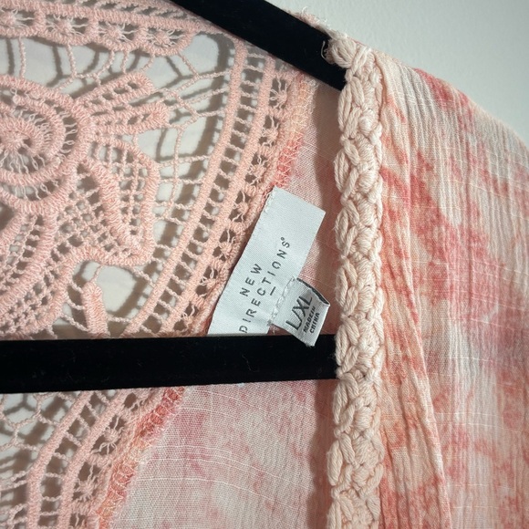 New Directions Pink & White Tie-Dye Kimono Cardigan – Crochet Trim, Size L/XL - Picture 4 of 5
